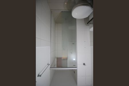 Banheiro de apartamento para alugar com 2 quartos, 60m² em Parque Munhoz, São Paulo