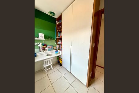 Apartamento para alugar com 79m², 3 quartos e 1 vaga Apartamento para alugar com 79m², 3 quartos e 1 vagaQuarto