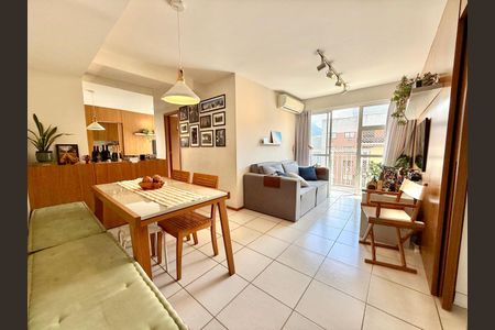 Apartamento para alugar com 79m², 3 quartos e 1 vaga Apartamento para alugar com 79m², 3 quartos e 1 vagaSala
