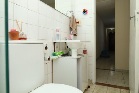 Banheiro social de apartamento à venda com 3 quartos, 65m² em Cidade Antônio Estêvão de Carvalho, São Paulo