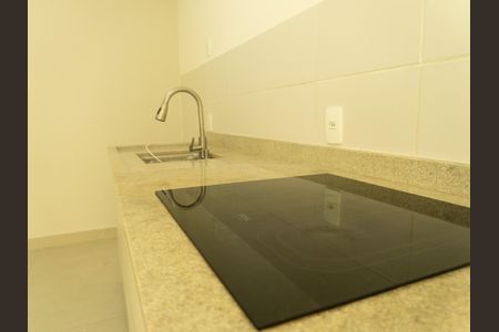 Detalhe da cozinha de apartamento para alugar com 2 quartos, 62m² em Balneário Tropical, Paulínia