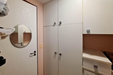 Apartamento à venda com 150m², 3 quartos e 2 vagas Apartamento à venda com 150m², 3 quartos e 2 vagasQuarto de Serviço