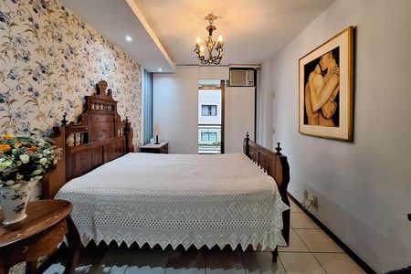 Apartamento à venda com 150m², 3 quartos e 2 vagas Apartamento à venda com 150m², 3 quartos e 2 vagasSuíte 1