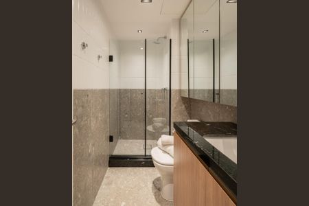 Banheiro de apartamento para alugar com 1 quarto, 57m² em Auxiliadora, Porto Alegre