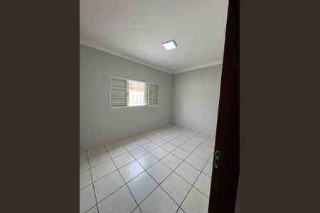 Casa para alugar com 210m², 2 quartos e 2 vagas Casa para alugar com 210m², 2 quartos e 2 vagasQuarto