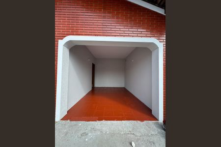 Casa para alugar com 210m², 2 quartos e 2 vagas Casa para alugar com 210m², 2 quartos e 2 vagasCorredor