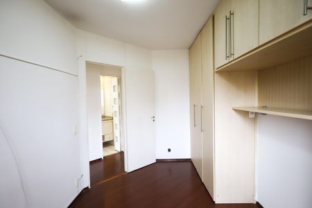 Quarto 1 de apartamento para alugar com 2 quartos, 48m² em Vila Inglesa, São Paulo