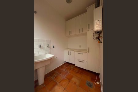 Casa à venda com 171m², 3 quartos e 4 vagas Casa à venda com 171m², 3 quartos e 4 vagasÁrea de Serviço