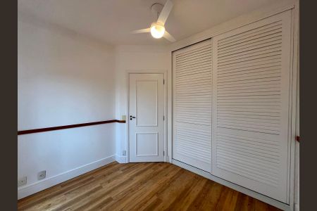 Casa à venda com 171m², 3 quartos e 4 vagas Casa à venda com 171m², 3 quartos e 4 vagasQuarto 2