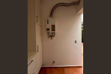 Casa à venda com 171m², 3 quartos e 4 vagas Casa à venda com 171m², 3 quartos e 4 vagasÁrea de Serviço