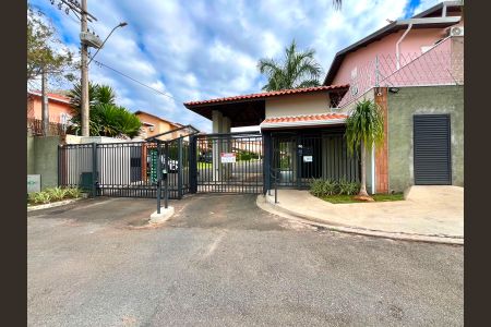 Casa à venda com 171m², 3 quartos e 4 vagas Casa à venda com 171m², 3 quartos e 4 vagasFachada do condomínio