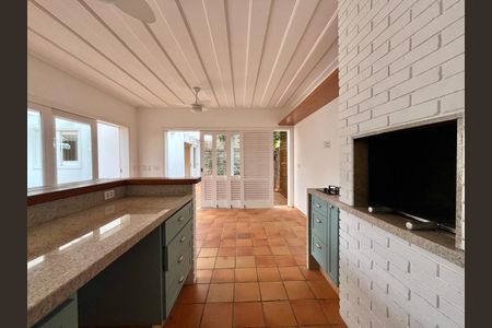 Casa à venda com 171m², 3 quartos e 4 vagas Casa à venda com 171m², 3 quartos e 4 vagasÁrea Gourmet