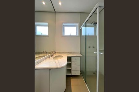 Casa à venda com 171m², 3 quartos e 4 vagas Casa à venda com 171m², 3 quartos e 4 vagasBanheiro da Suíte
