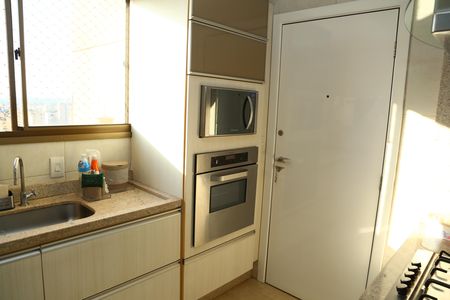 Apartamento à venda com 140m², 4 quartos e 2 vagasCozinha