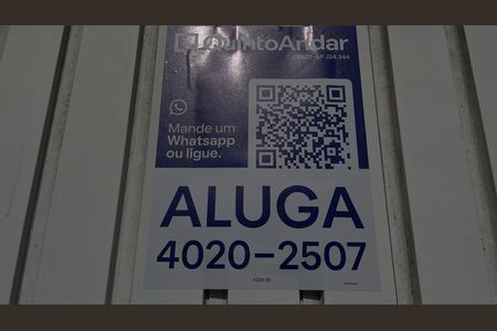 Placa XZZK 58 de casa para alugar com 4 quartos, 100m² em Jardim Camargo Novo, São Paulo