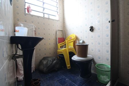 Casa de condomínio à venda com 376m², 4 quartos e 5 vagasBanheiro da suíte 1