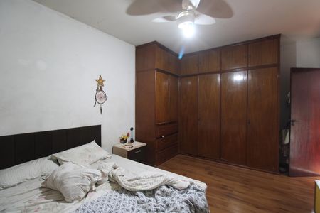 Casa de condomínio à venda com 376m², 4 quartos e 5 vagasSuíte 2