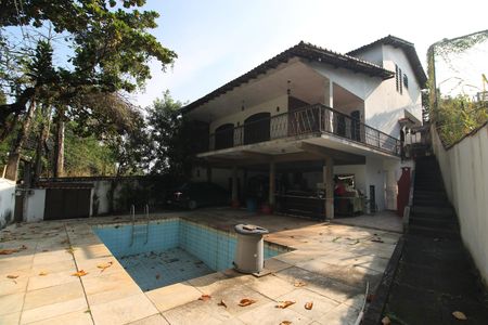 Casa de condomínio à venda com 376m², 4 quartos e 5 vagasFrente da casa