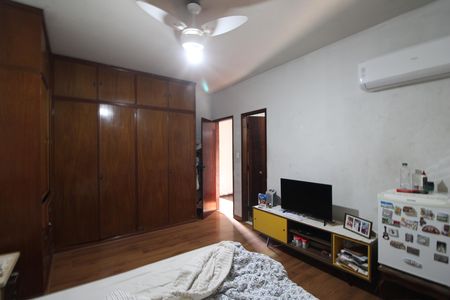 Casa de condomínio à venda com 376m², 4 quartos e 5 vagasSuíte 2