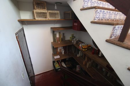 Casa de condomínio à venda com 376m², 4 quartos e 5 vagasDespensa 