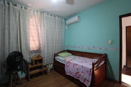 Casa de condomínio à venda com 376m², 4 quartos e 5 vagasQuarto 