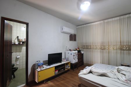 Casa de condomínio à venda com 376m², 4 quartos e 5 vagasSuíte 2