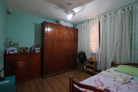 Casa de condomínio à venda com 376m², 4 quartos e 5 vagasQuarto 