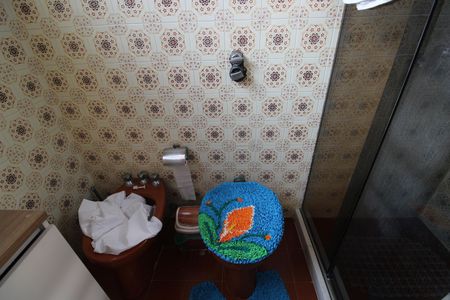 Casa de condomínio à venda com 376m², 4 quartos e 5 vagasBanheiro social