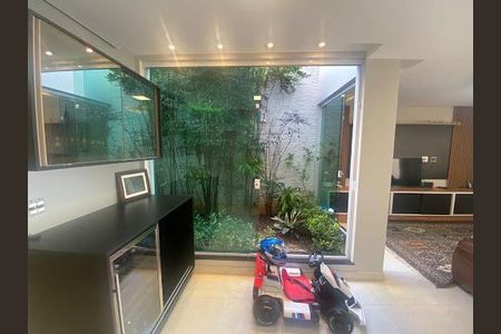 Casa à venda com 3 quartos, 197m² em Santa Paula, São Caetano do Sul