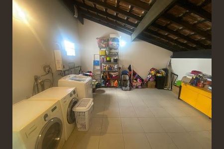 Casa à venda com 197m², 3 quartos e 4 vagas