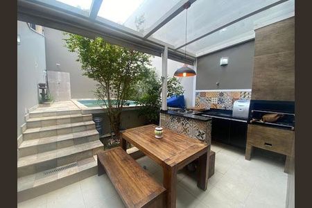 Casa à venda com 197m², 3 quartos e 4 vagas