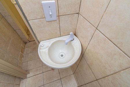 Casa para alugar com 30m², 1 quarto e sem vagaBanheiro