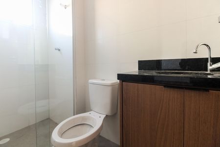 Banheiro  de kitnet/studio para alugar com 1 quarto, 27m² em Vila Antonina, São Paulo
