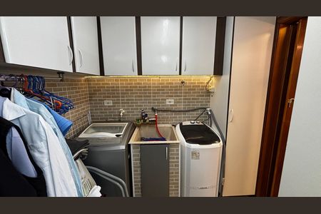 Apartamento à venda com 120m², 2 quartos e 1 vaga Apartamento à venda com 120m², 2 quartos e 1 vagaCobertura - Area de Serviço