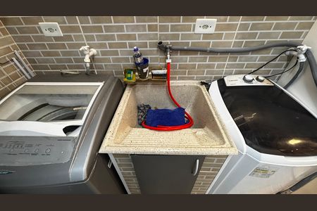 Apartamento à venda com 120m², 2 quartos e 1 vaga Apartamento à venda com 120m², 2 quartos e 1 vagaCobertura - Area de Serviço
