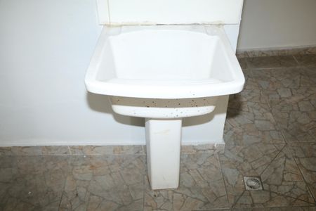 Tanque de apartamento para alugar com 1 quarto, 40m² em Kennedy, Nova Iguaçu