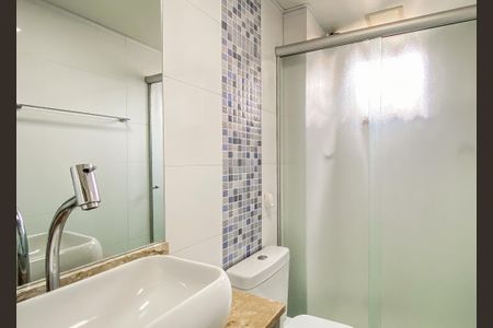 Banheiro  de apartamento à venda com 2 quartos, 50m² em Vila Silvia, São Paulo