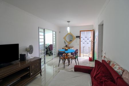 Casa à venda com 3 quartos, 135m² em Vila Polopoli, São Paulo