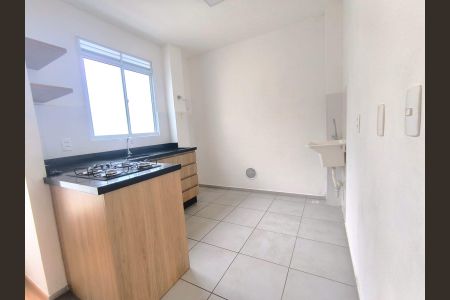 Cozinha de apartamento para alugar com 2 quartos, 43m² em Sertão do Maruim, São José