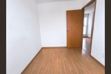 Quarto 2 de apartamento para alugar com 2 quartos, 43m² em Sertão do Maruim, São José
