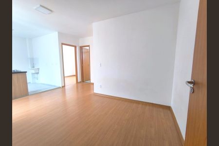 Sala de apartamento para alugar com 2 quartos, 43m² em Sertão do Maruim, São José