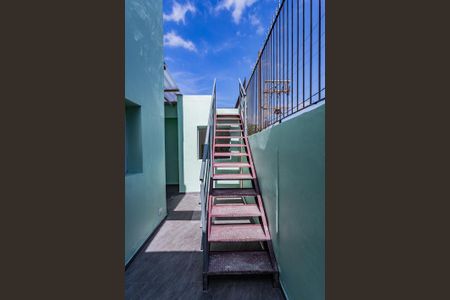 Casa à venda com 176m², 3 quartos e 3 vagas Casa à venda com 176m², 3 quartos e 3 vagasEscada