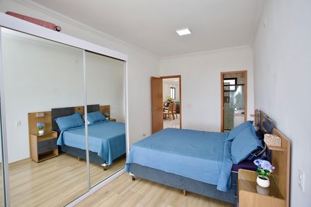 Casa à venda com 776m², 3 quartos e 2 vagas Casa à venda com 776m², 3 quartos e 2 vagasQuarto Suíte