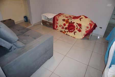 Sala de casa para alugar com 2 quartos, 80m² em Conjunto Habitacional Jardim Sao Bento, Embu das Artes