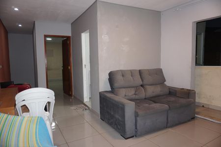 Casa para alugar com 2 quartos, 80m² em Conjunto Habitacional Jardim Sao Bento, Embu das Artes