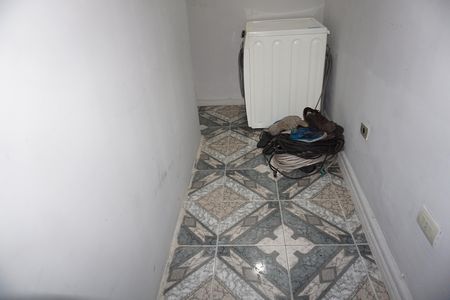 Corredor de casa para alugar com 2 quartos, 80m² em Conjunto Habitacional Jardim Sao Bento, Embu das Artes