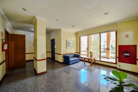 Hall social de apartamento à venda com 3 quartos, 100m² em Boa Vista, Porto Alegre