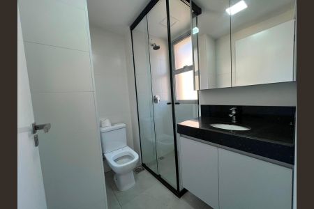 Banheiro de apartamento à venda com 1 quarto, 40m² em Barro Preto, Belo Horizonte
