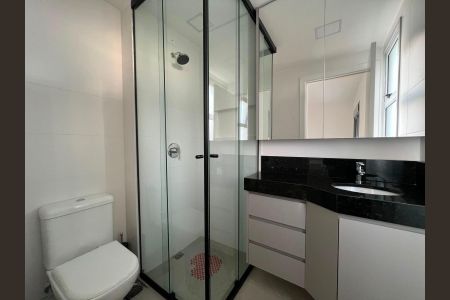 Banheiro de apartamento à venda com 1 quarto, 40m² em Barro Preto, Belo Horizonte