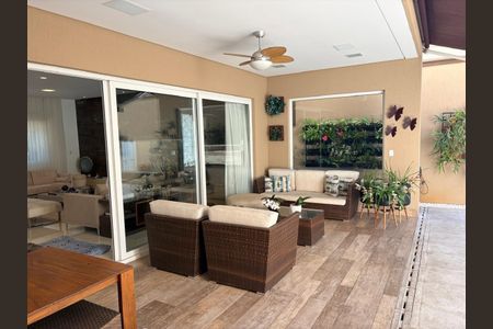 Casa de condomínio à venda com 650m², 5 quartos e 6 vagas Casa de condomínio à venda com 650m², 5 quartos e 6 vagasFoto 01
